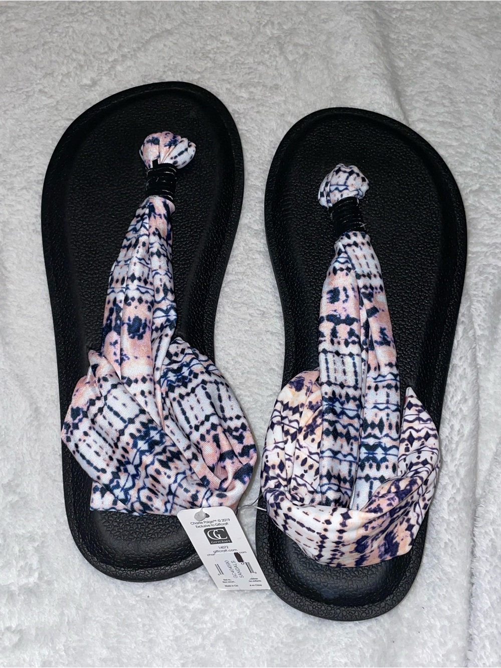 Charlie Paige Pink and Navy Knotted Slide Sandals